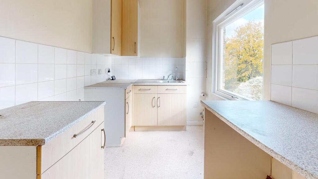 Flat B, 5 Wyndham Crescent, Upper Holloway, London, N19 5QJ