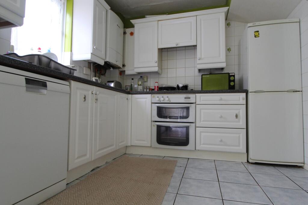 159 Clay Hill kitchen
