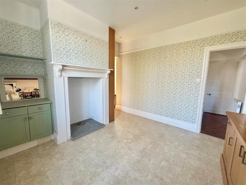 Dining Room.jpg