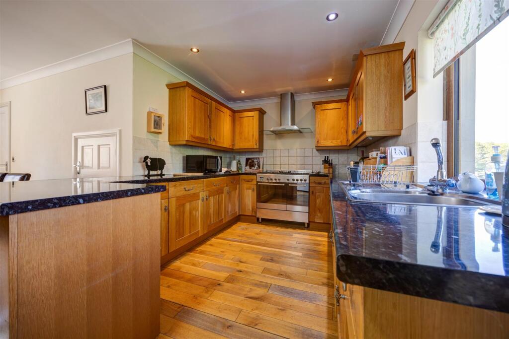 Kitchen_Diner_05.jpg