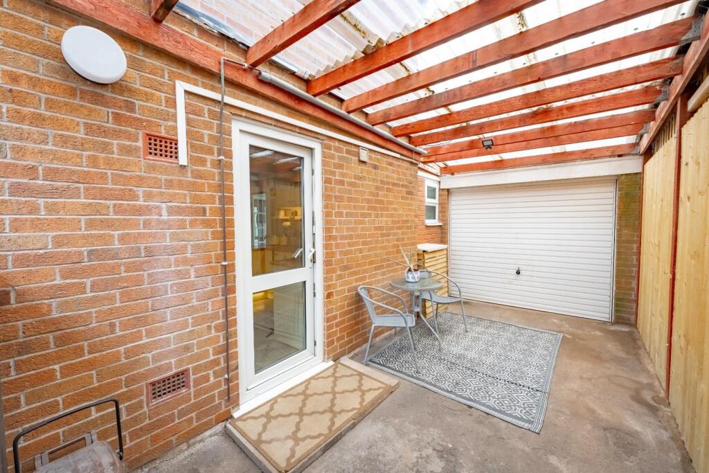 6 Graitney Close Cleeve exterior_-11.jpg