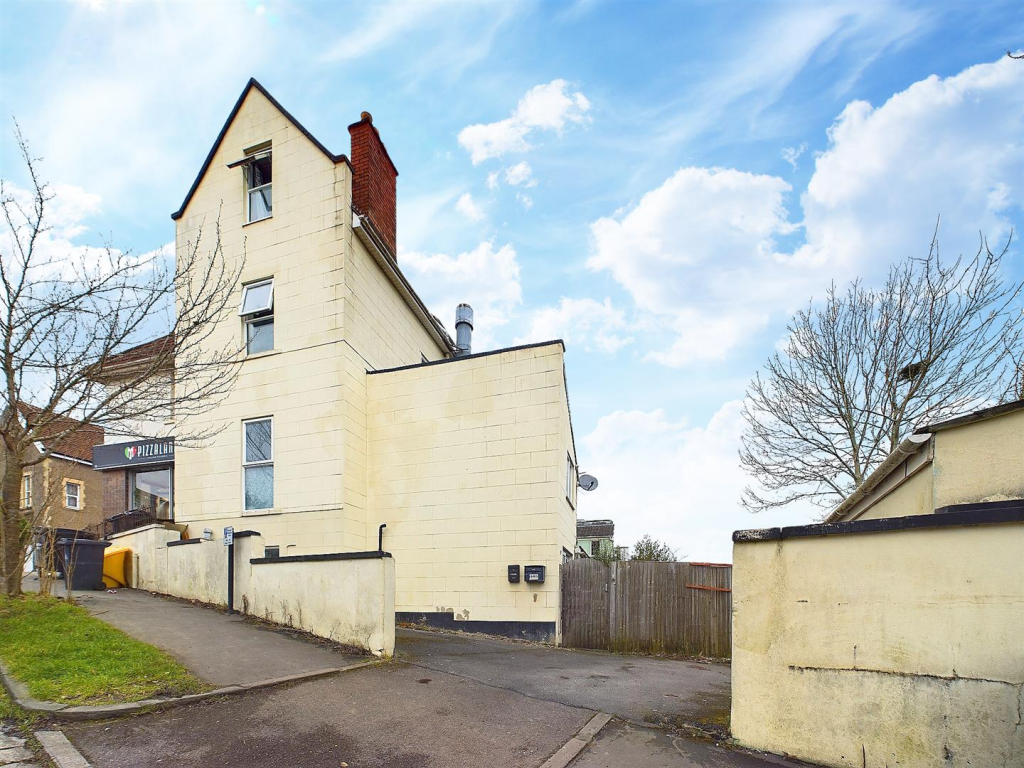 13 - 2 bedroom garden flat.png