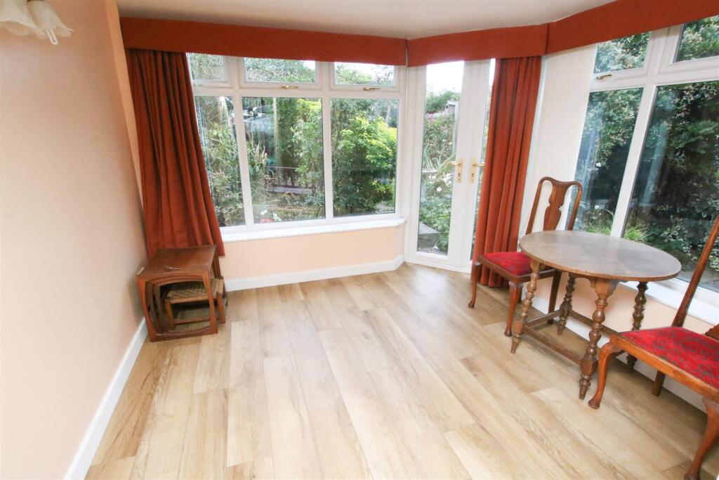 GARDEN ROOM