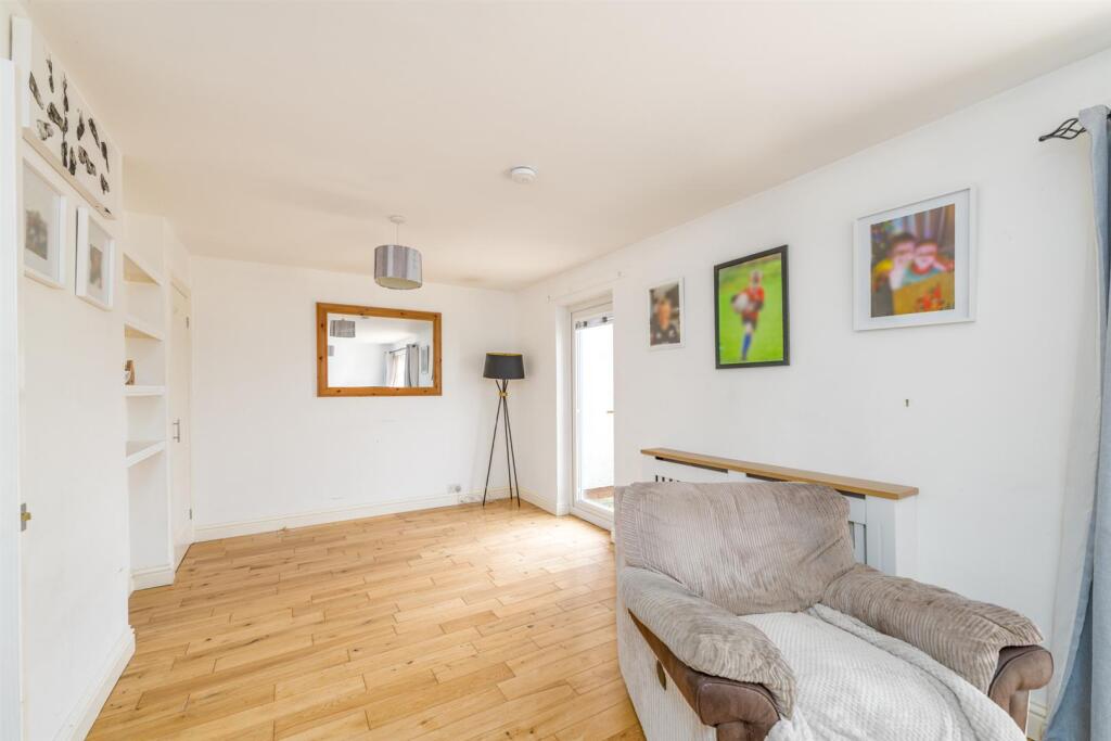 12_fancove place_eyemouth-05.jpg