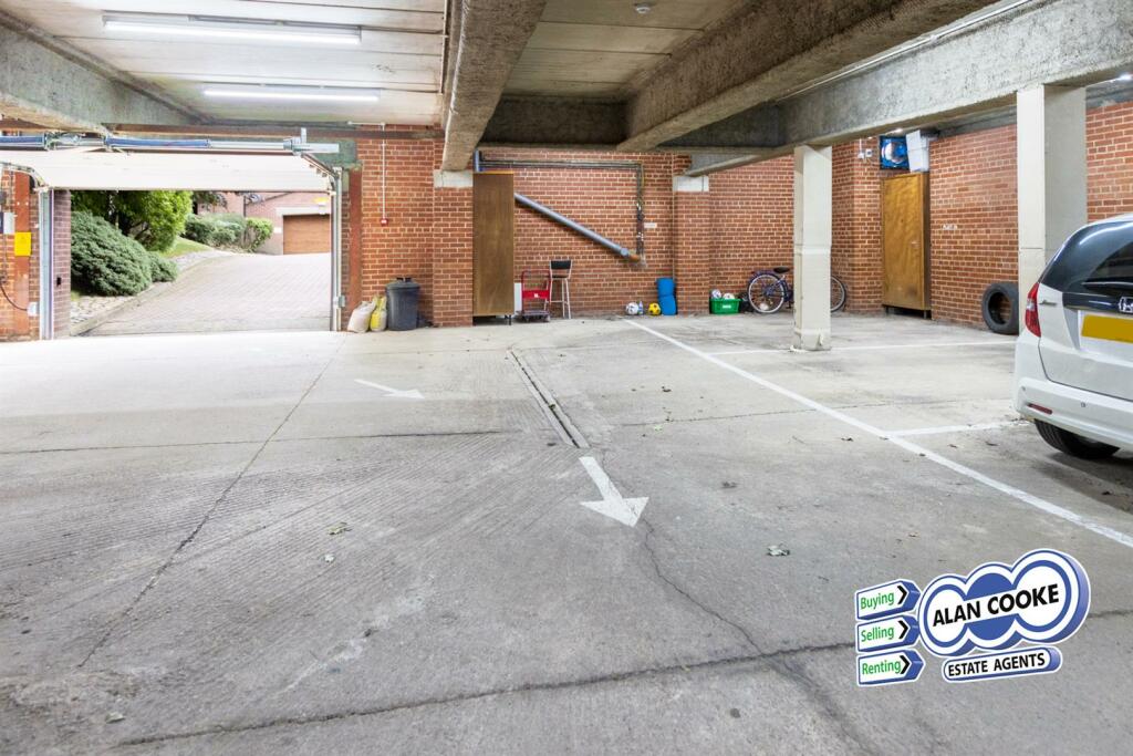 BASEMENT GARAGE