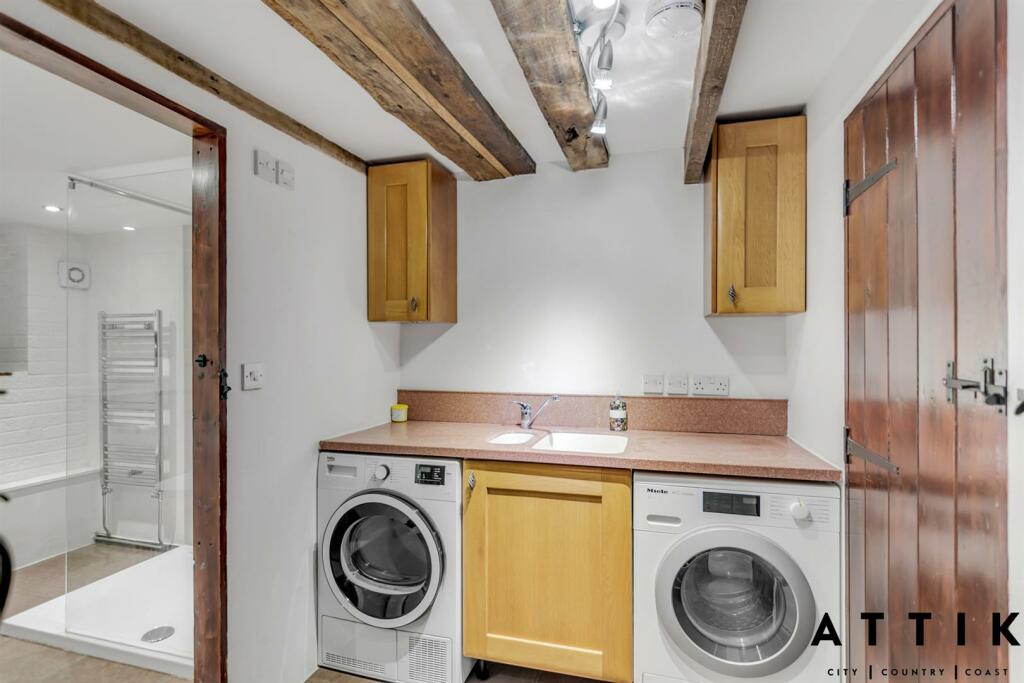 152 Chediston Street, Halesworth IP19 8BD (32).jpg