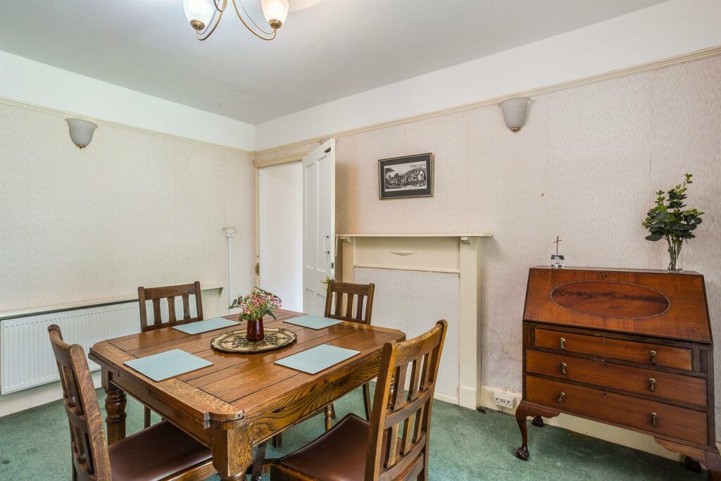70387_22-Shaw Green Lane - (8)_low.jpg