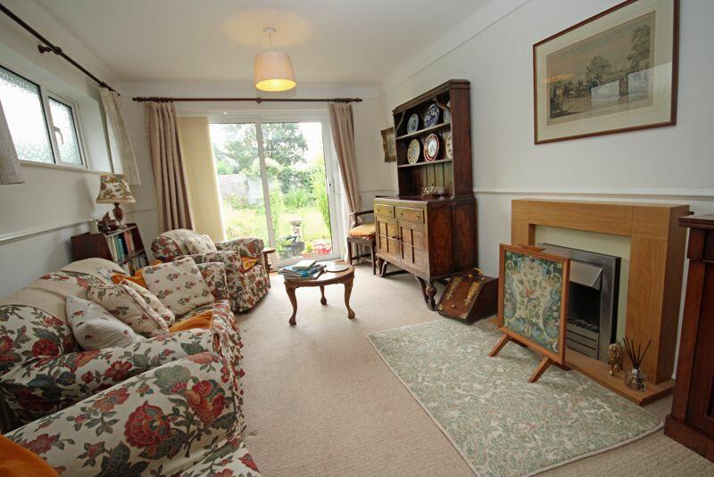 Sitting/dining room