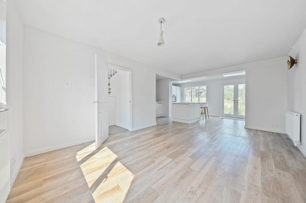 Living Room/Dining Room/Kitchen (2)