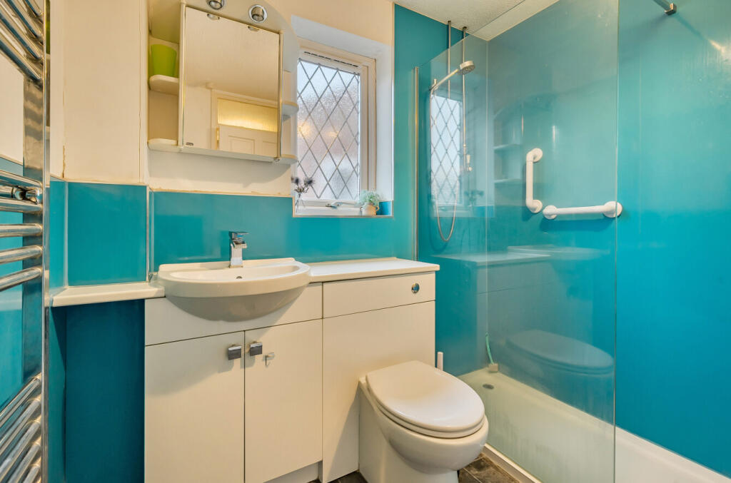 1372907-1-69023a3...