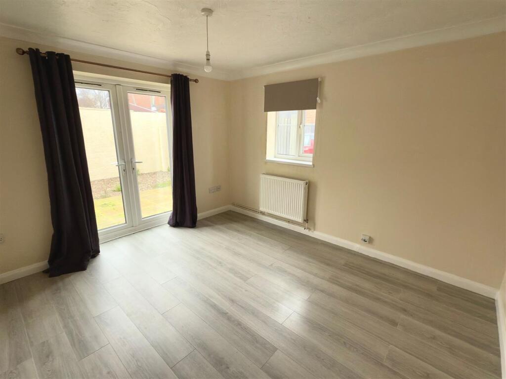 LOUNGE.jpg
