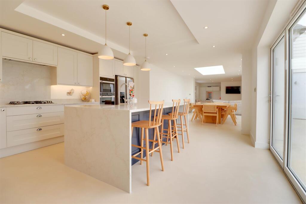 SUGDEN AVENUE NEW-39.jpg