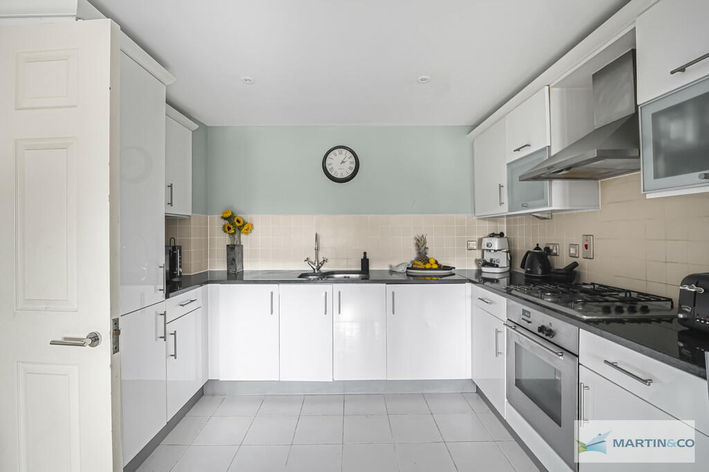 12_37763_watermar...