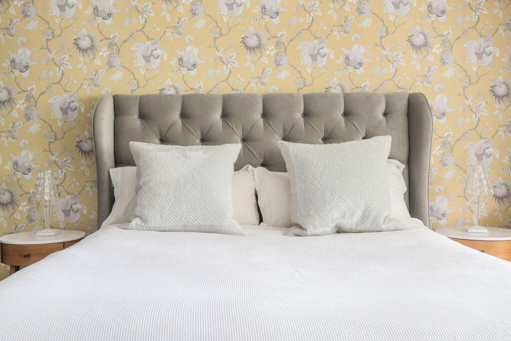 1305422-42-68472a...