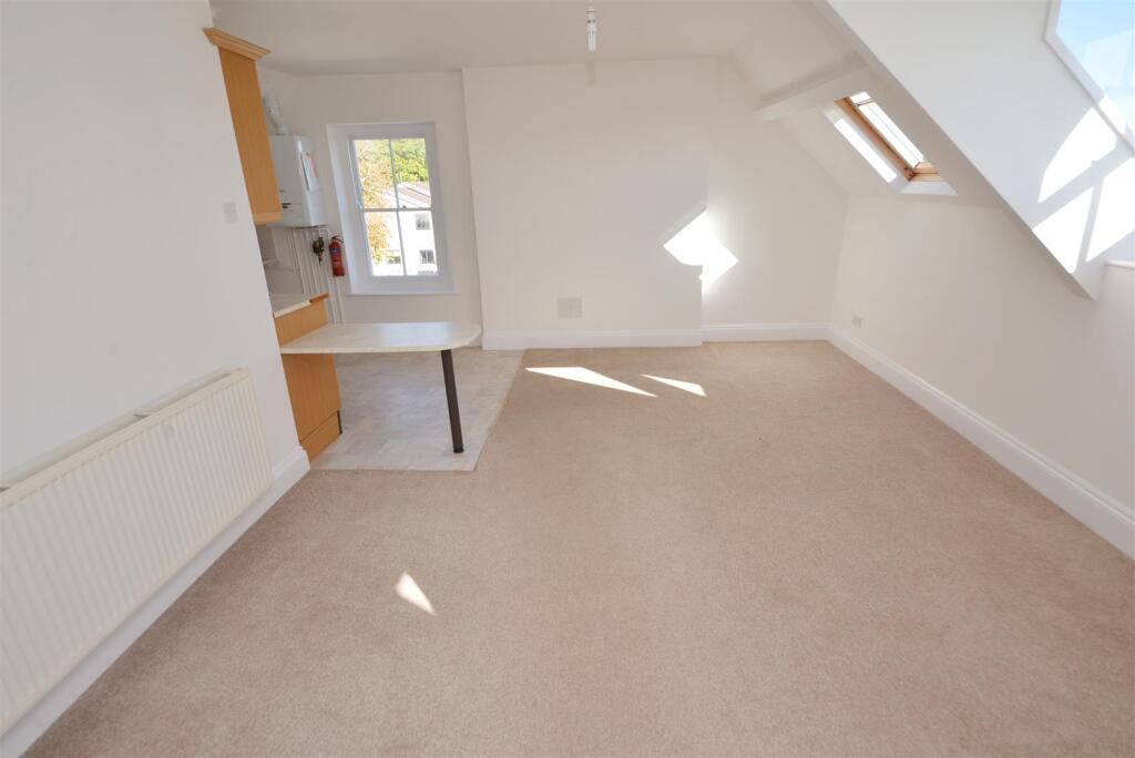 Kitchen &amp; Dining Room