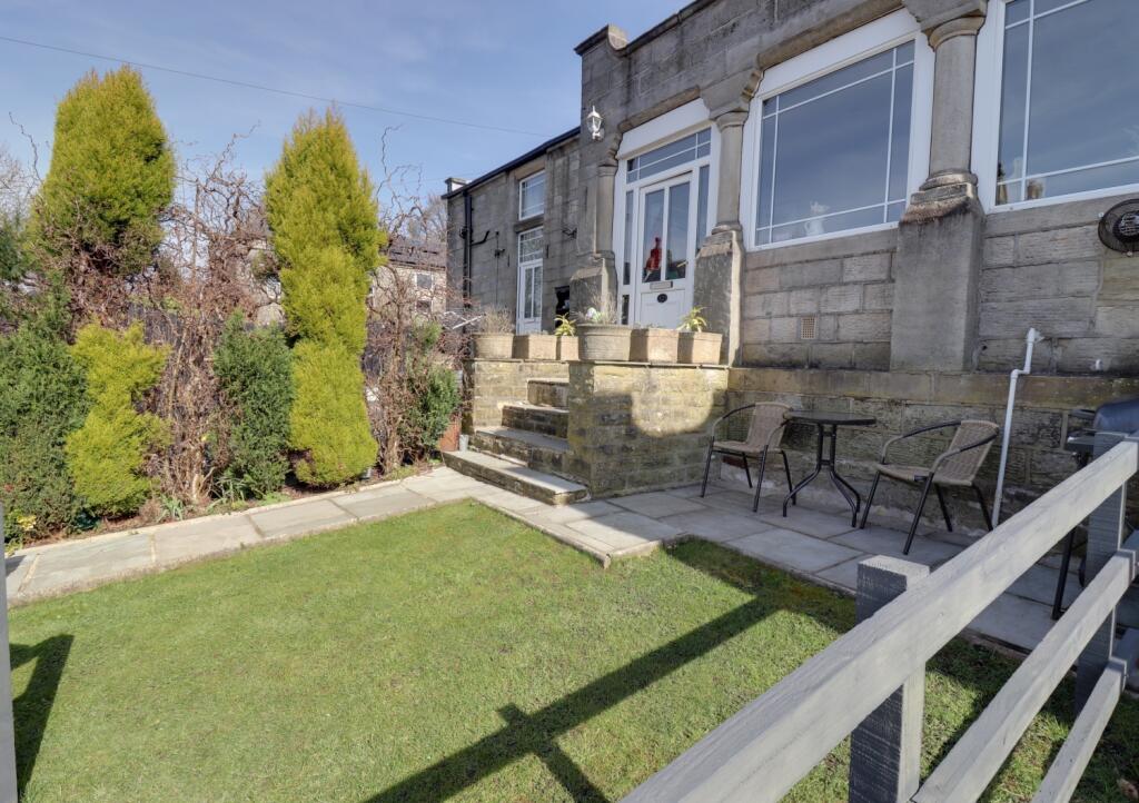 Front garden 2