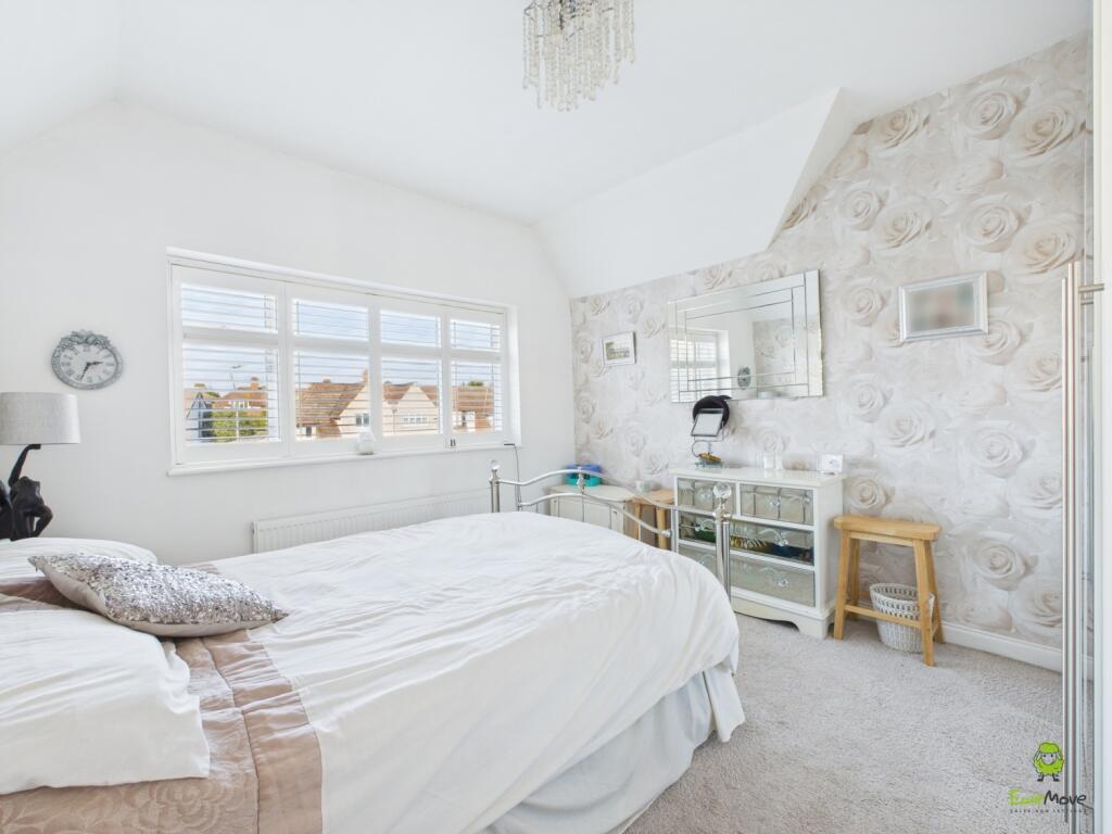 CAM04399G0-PR0038-STILL002