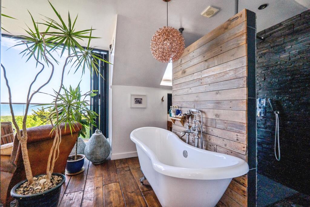 Bedroom One en-suite