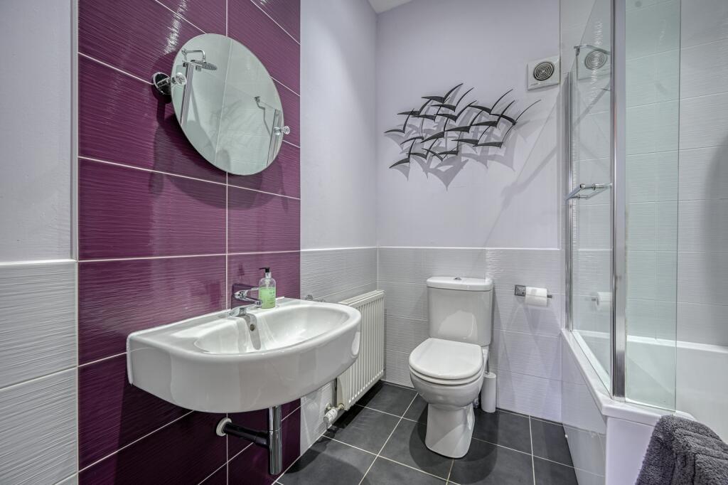 Principal Bedroom En Suite