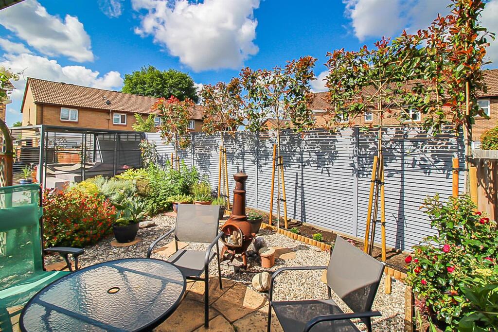 8 Topaz Grove, Waterlooville-Small-8.jpg