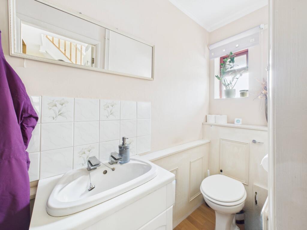 11. CAM04922G0-PR0092-STILL001