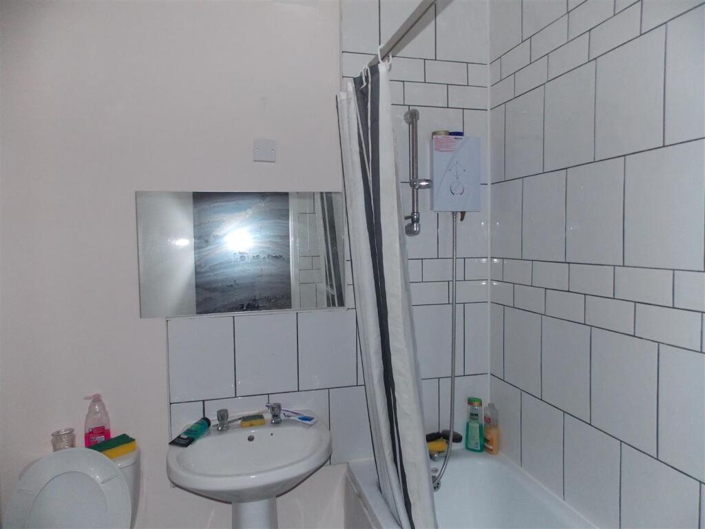 Room 4, 324a Beverley Road, Hull