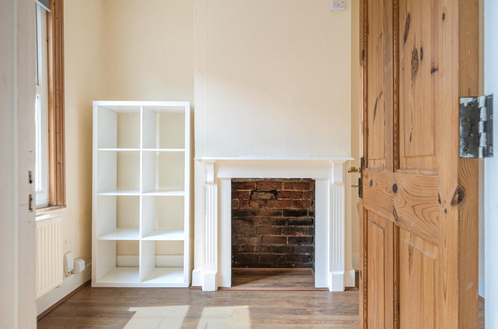 1328497-7-6894943...