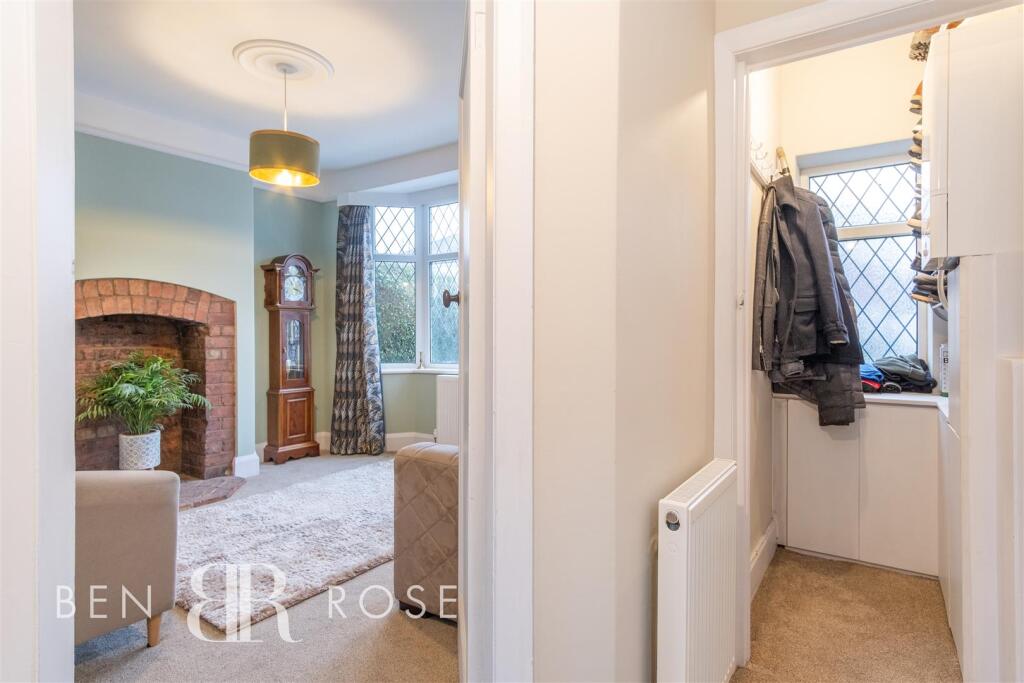 Entrance Hall/Cloakroom