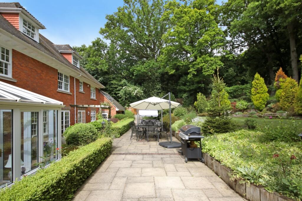 Chiltern Hse_pave...
