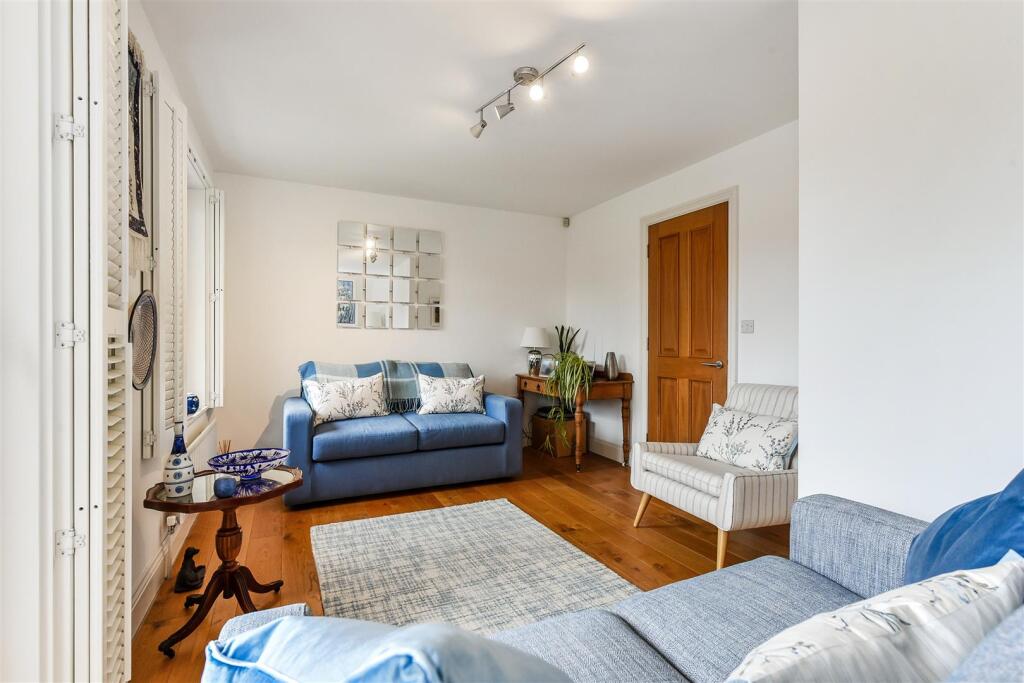 Sitting/Bedroom