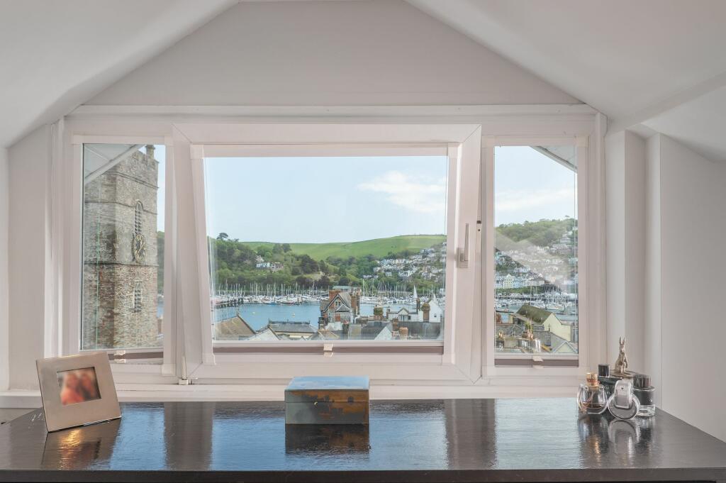 Hawley House, 4 South Ford Road, Dartmouth: Master Bedroom