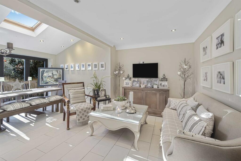 Living Kitchen Diner