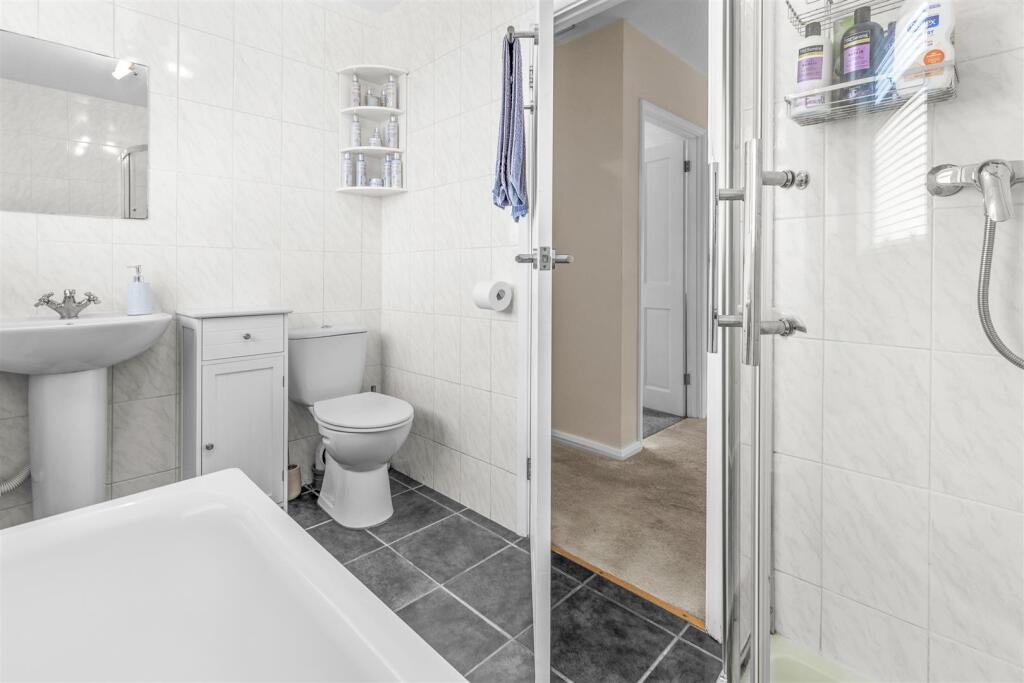 FOUR PIECE FAMILY BATHROOM