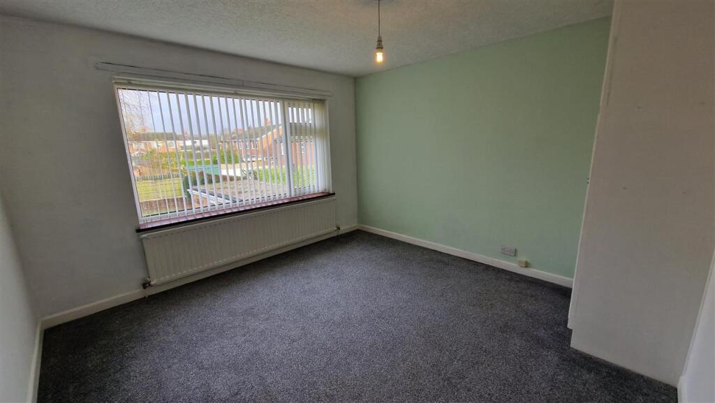 Bedroom Thrfee