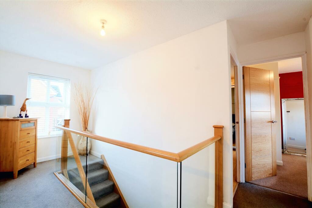 FIRST FLOOR LANDING