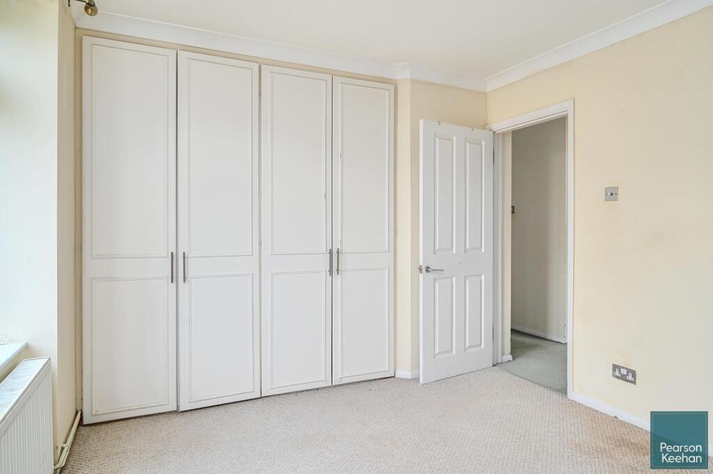 64 Coates Court, BN42 (9).jpg