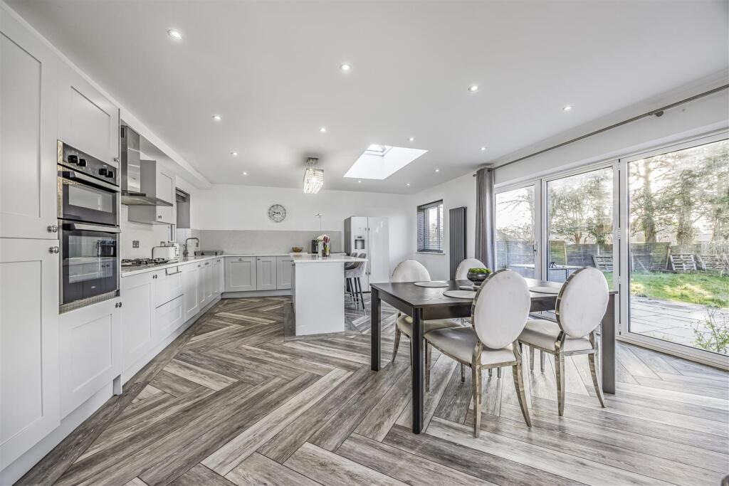2 Dorrita Avenue, Cowplain-PorticoMarketing-SoldBy