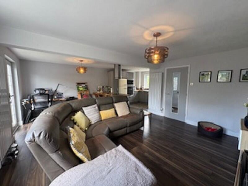 Sitting Room / Dining Room