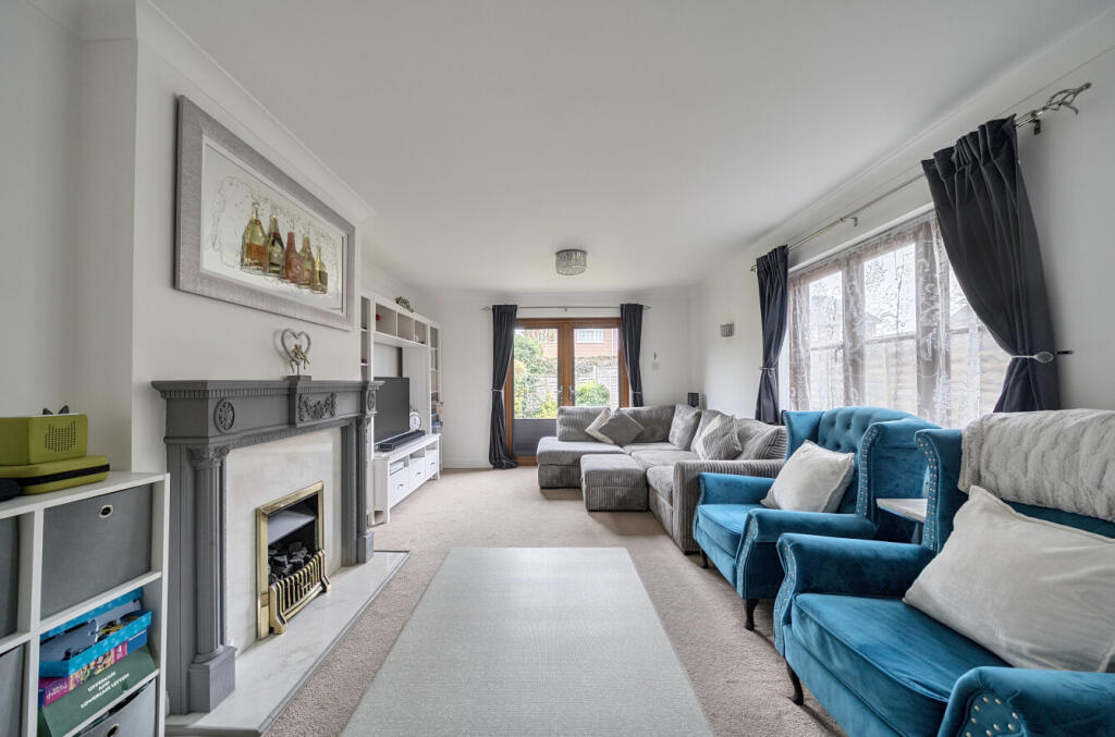 1373149-9-6904ae7...