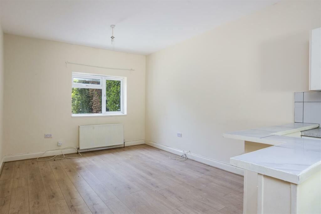 Flat 2 299019 10.jpg