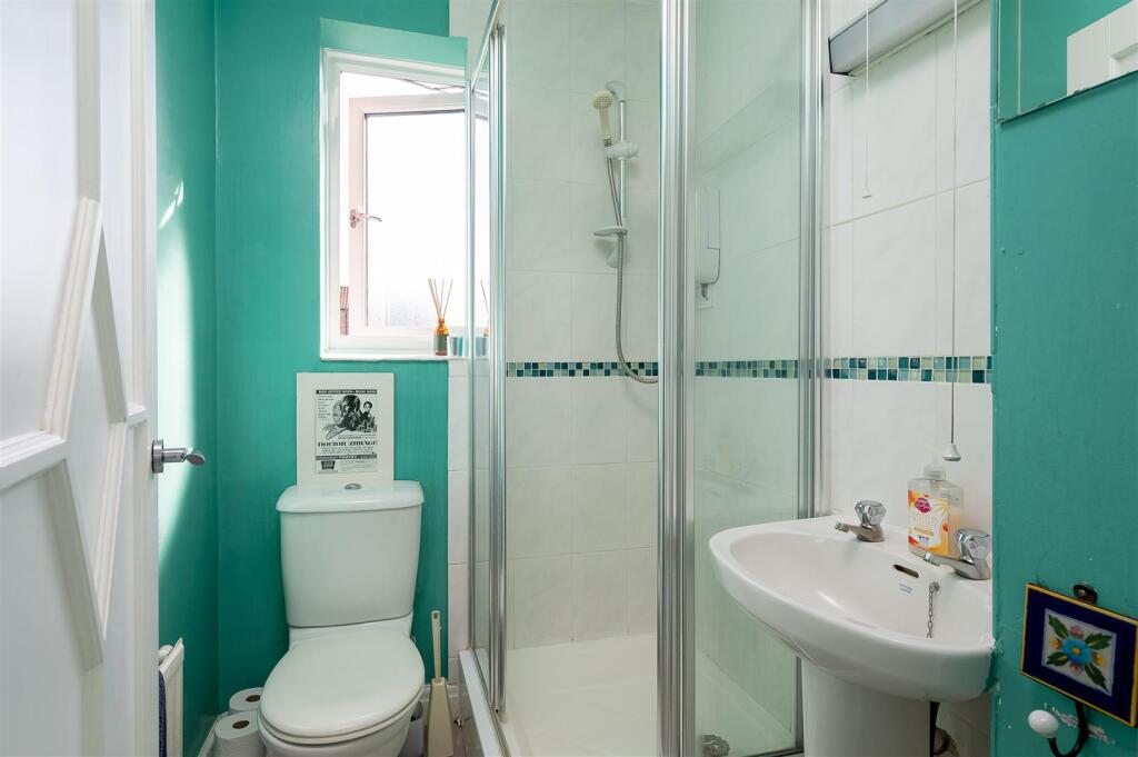 GROUND FLOOR SHOWER ROOM