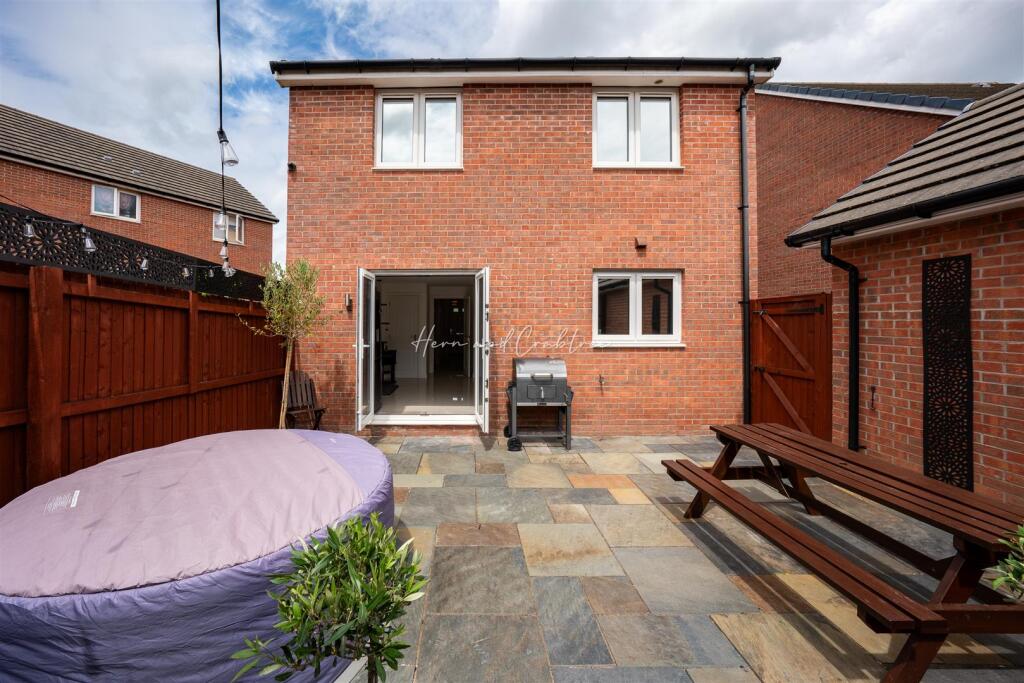 Gwern Close, St Lythans Park, HernCrabtree (22).jp