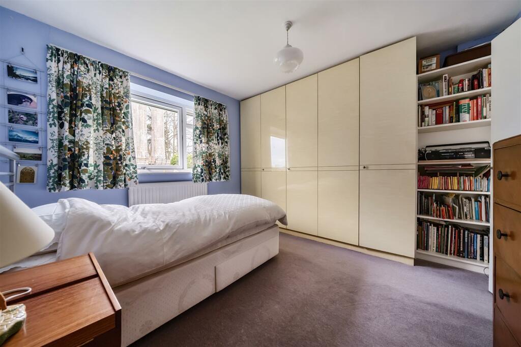 19 Manor Close, Roade