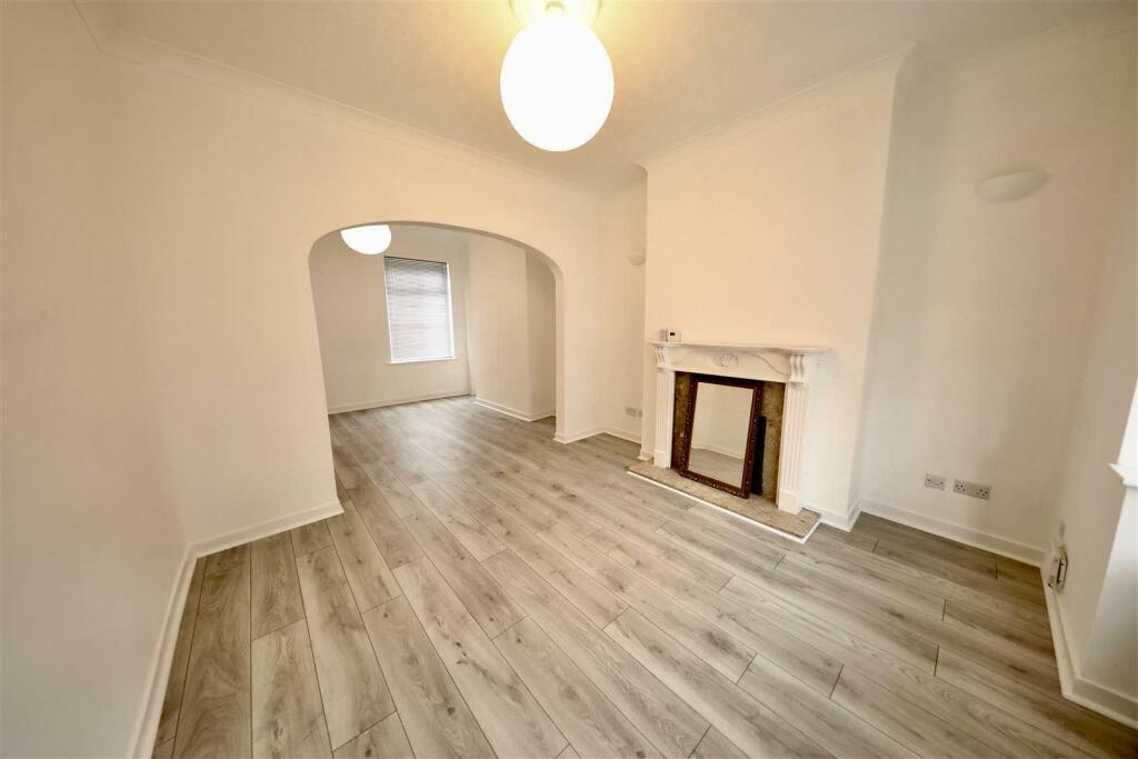 3 Beresford - Lounge 2.jpg