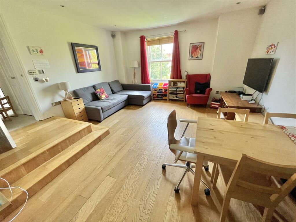 Lounge.jpg