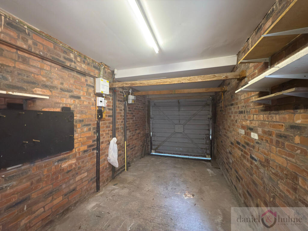 Garage 2.jpeg