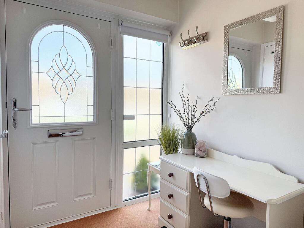 Entrance Porch / Hallway