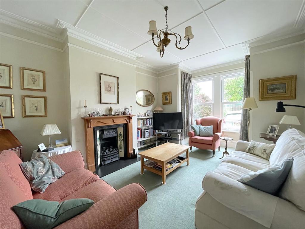 Living Room (1).jpeg