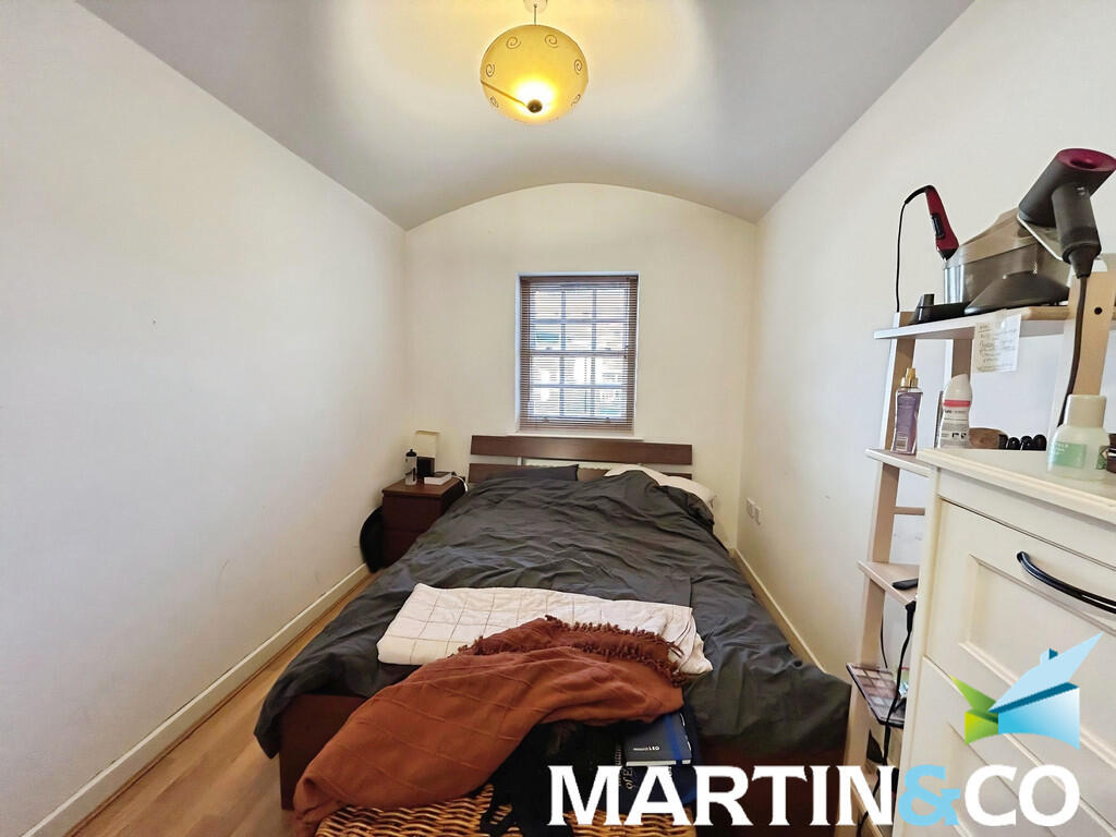 8dc24d07-WhatsApp...