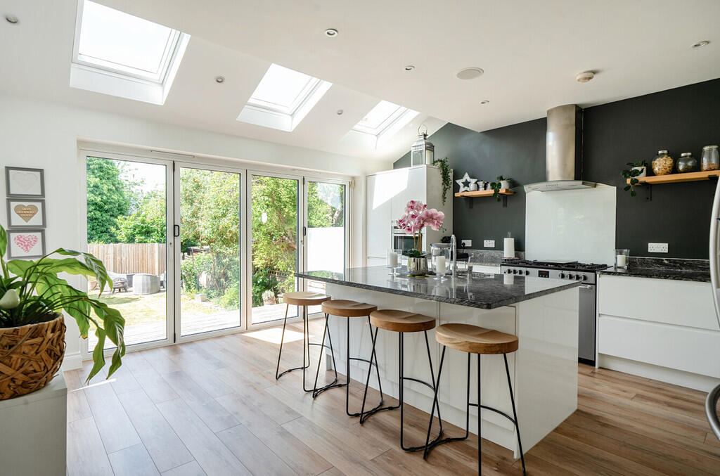 1290471-20-683d9a...